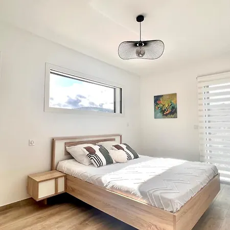 Contemporaine Bord De Saint Aygulf Fréjus