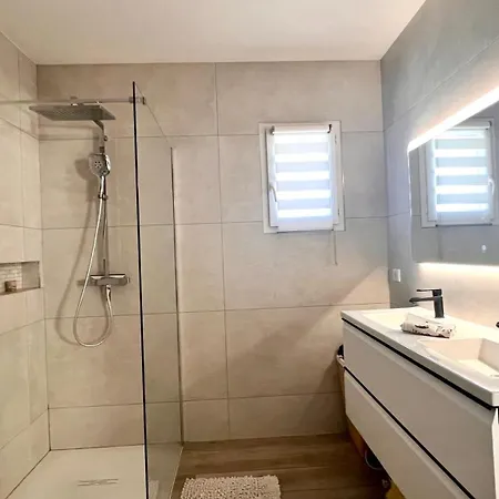 Contemporaine Bord De Saint Aygulf *