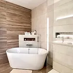 Contemporaine Bord De * Saint Aygulf