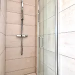 Contemporaine Bord De Saint Aygulf