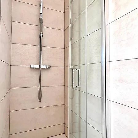 Contemporaine Bord De Saint Aygulf