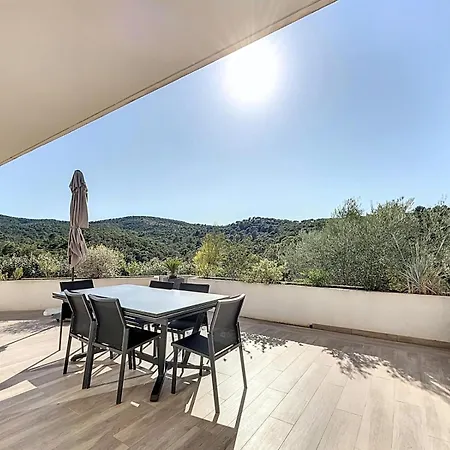 Contemporaine Bord De Βίλα Saint Aygulf